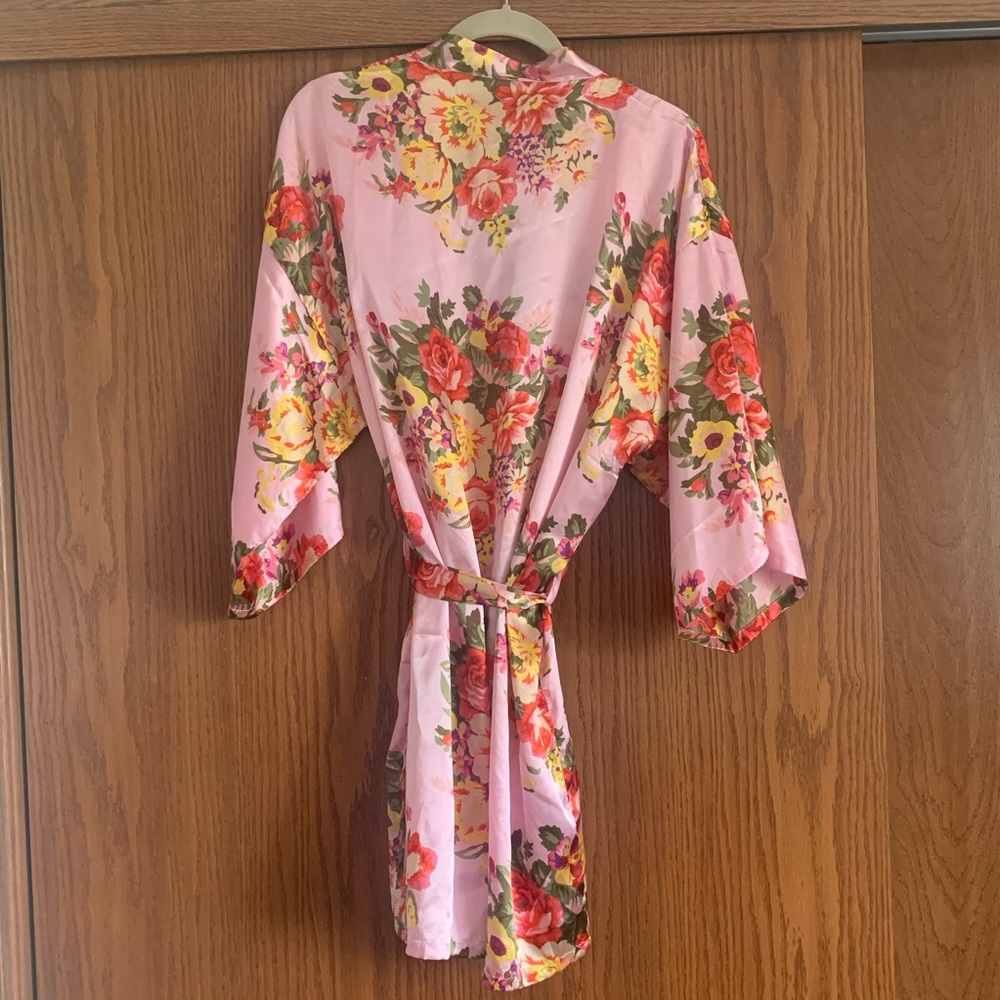 Lightweight Floral Robe - Picture 2 of 2